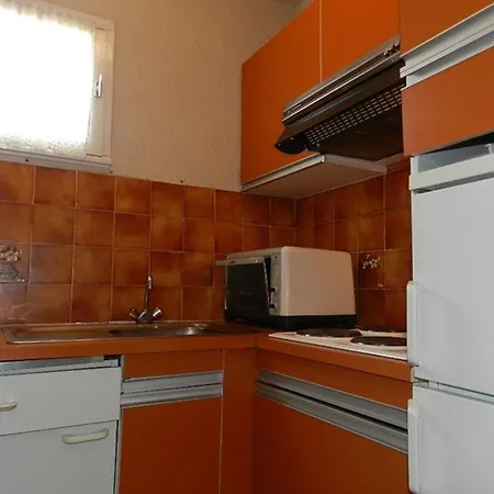 2 Pieces 4 Pers, Bormes-les-mimosas, - Fr-1-251-924 * Bormes-les-Mimosas